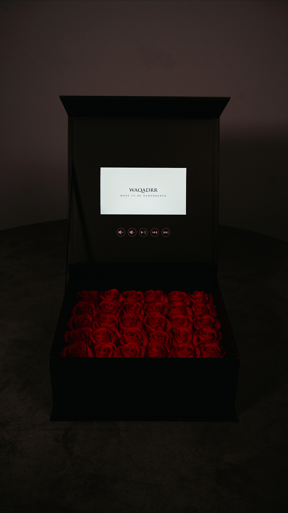 WAQADRR Roses Video Box - Black