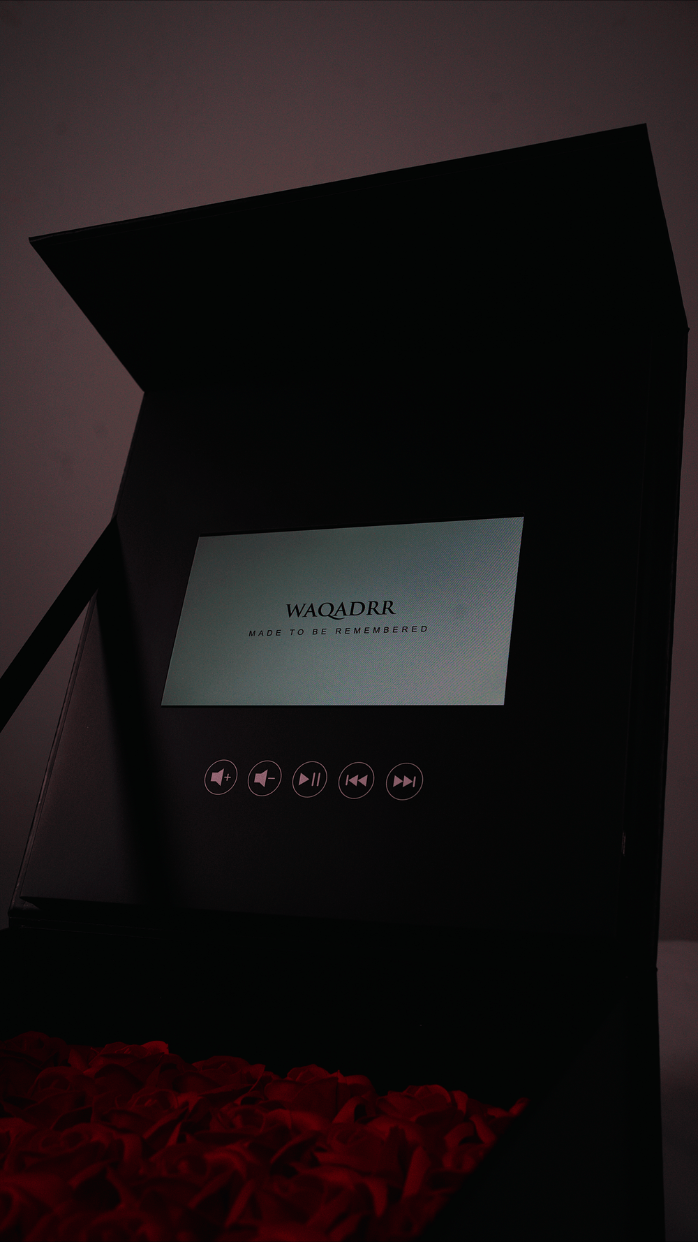 WAQADRR Roses Video Box - Black