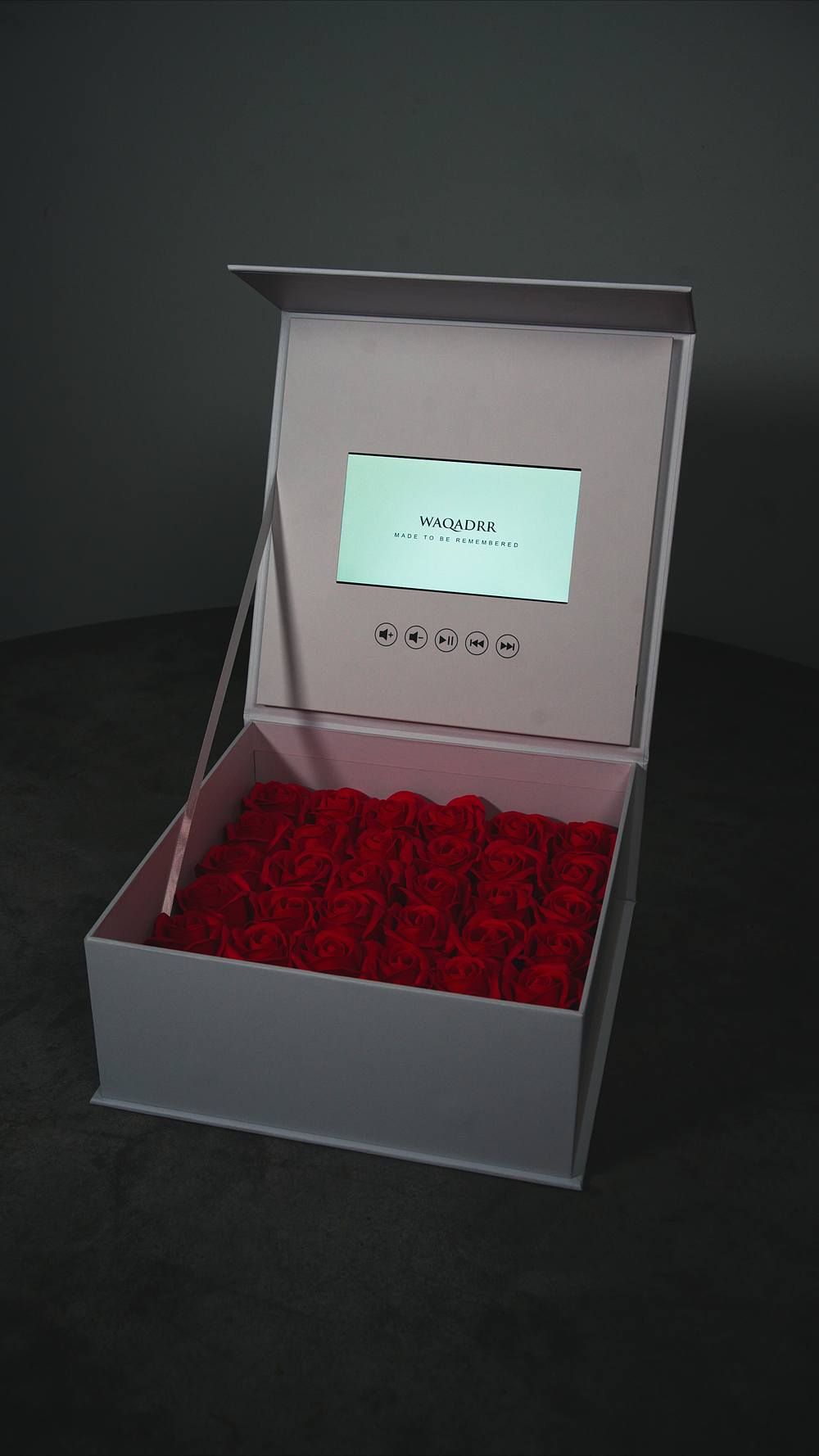 WAQADRR Roses Video Box - White