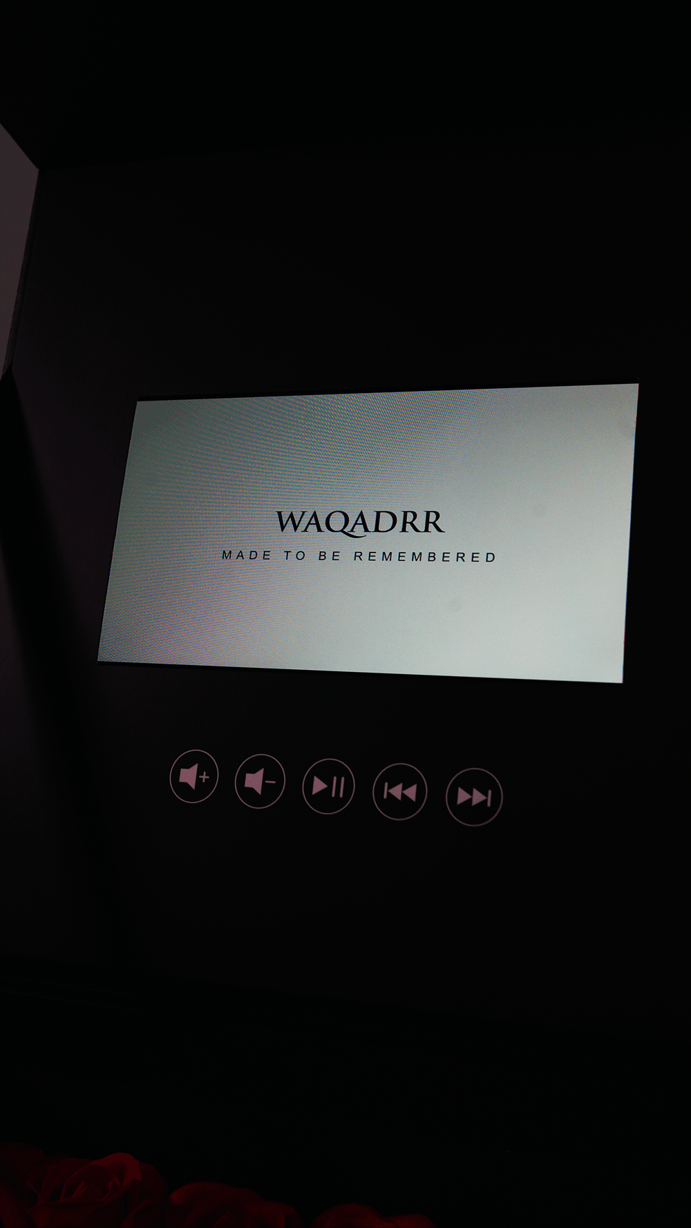 WAQADRR Roses Video Box - Black