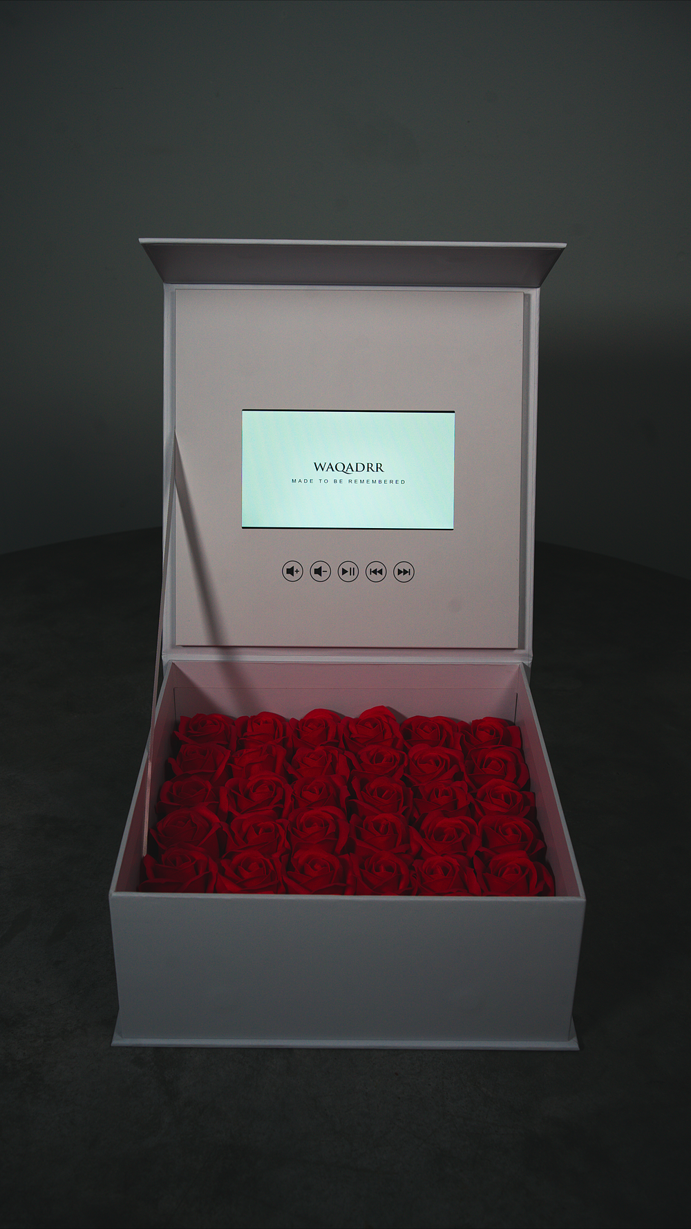 WAQADRR Roses Video Box - White